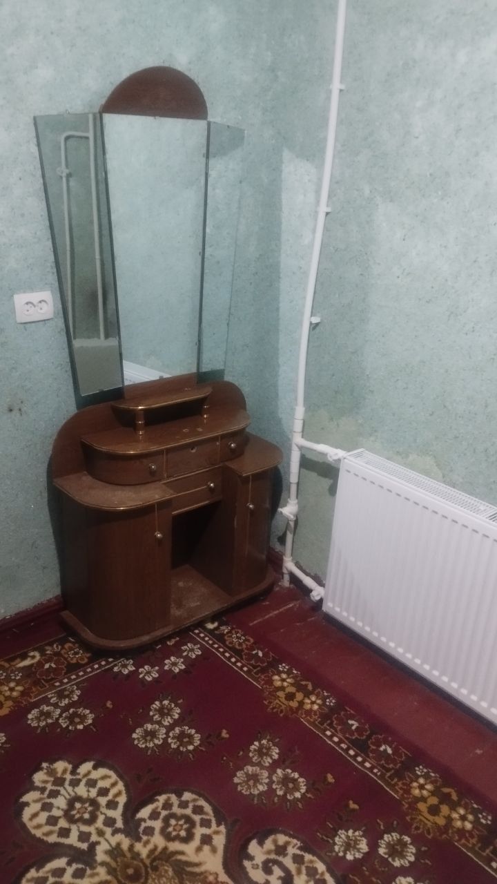Srochno kvartira qoyamiz. Bez makler. 1 xona 2 xona qilingan.