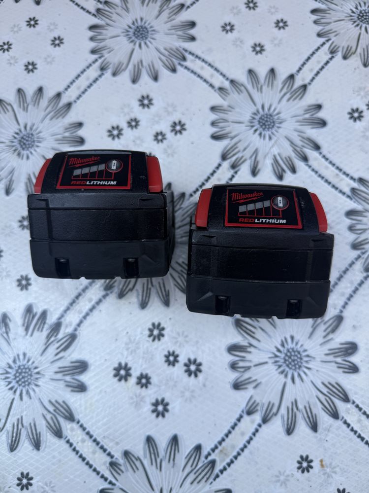 Акумулаторна батерия Milwaukee M18B5, 18 V, 5 Ah, литиево-йонна