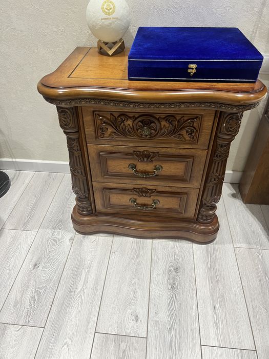 Продам мебель спальный гарнитур комплект китай фабричный