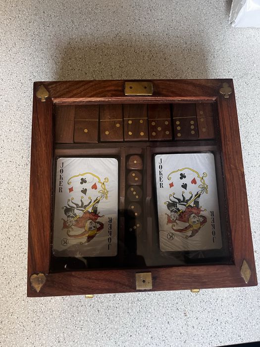 Set de Domino si carti din lemn