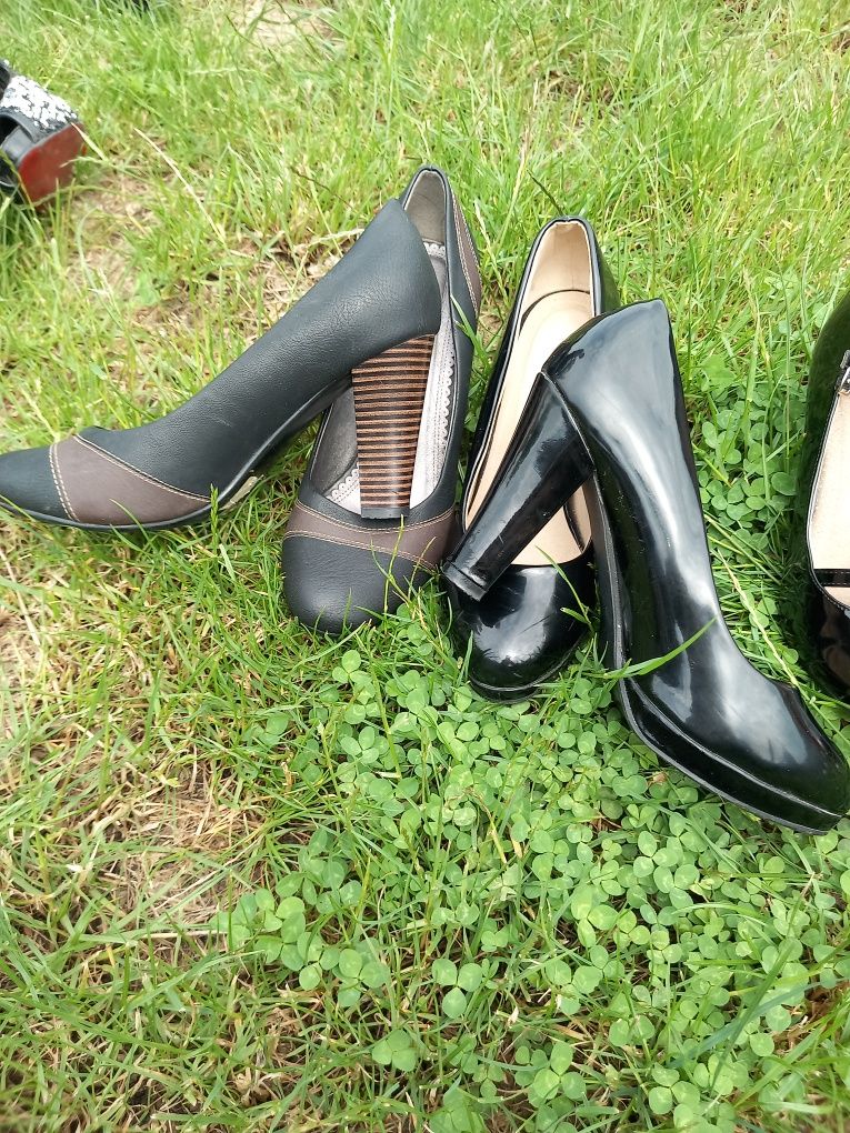 Pantofi și sandale elegante