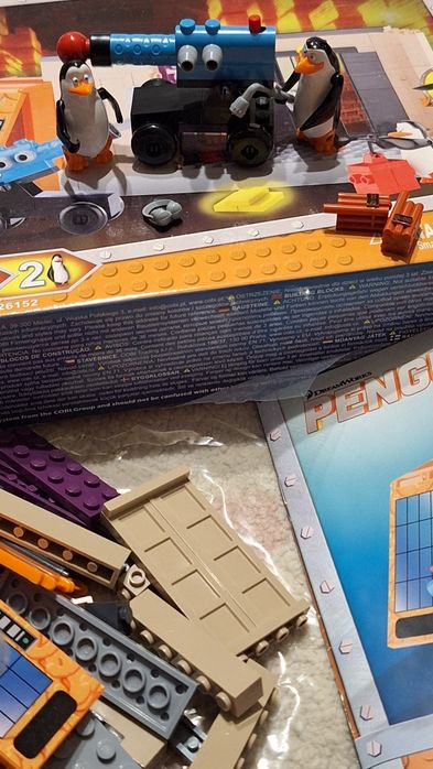 Lot 6 seturi pinguinii din Madagascar