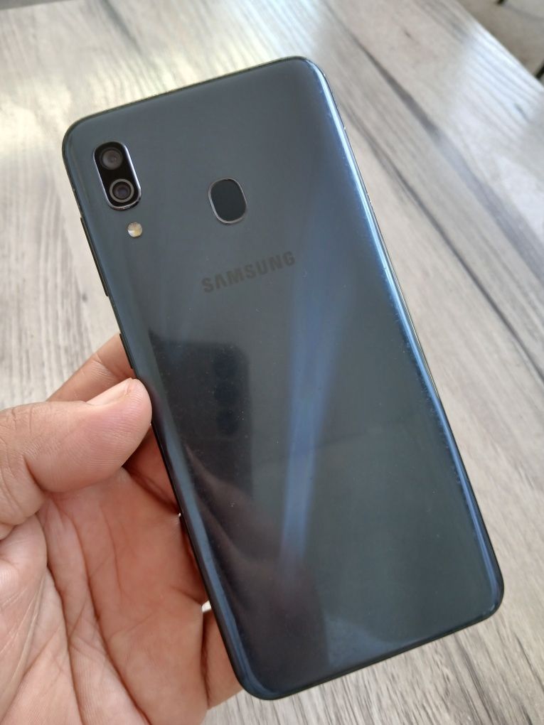 Samsung A30 ruyxatan utgan