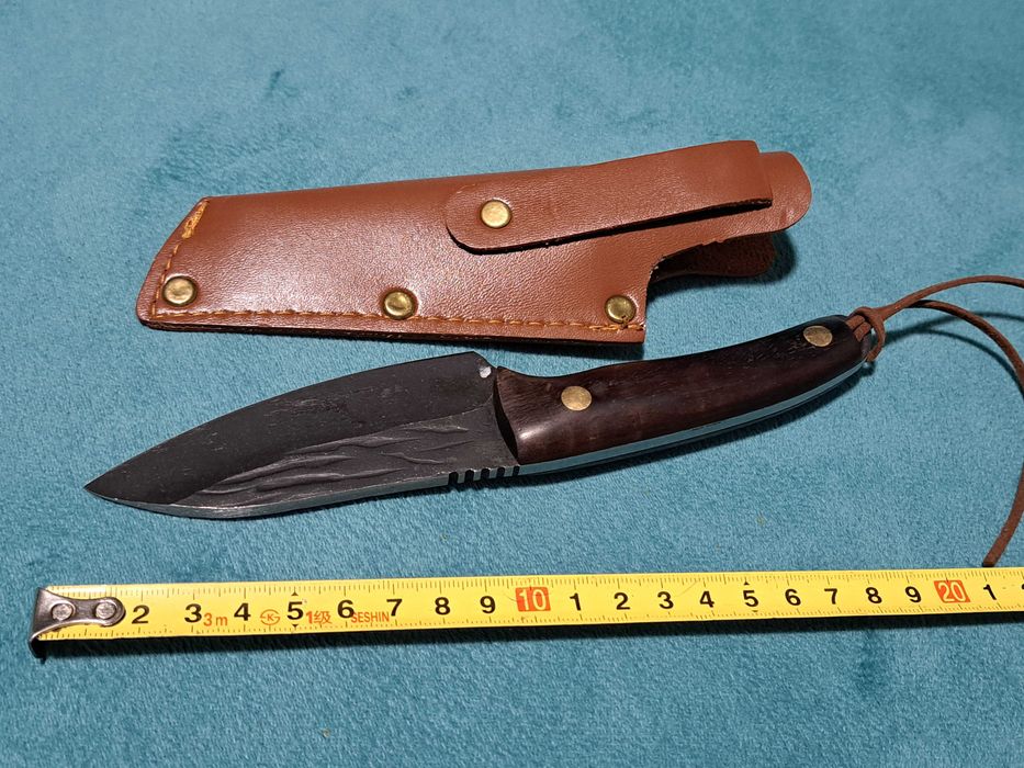 Cutit pentru camping, drumetie, otel forjat, bine ascutit