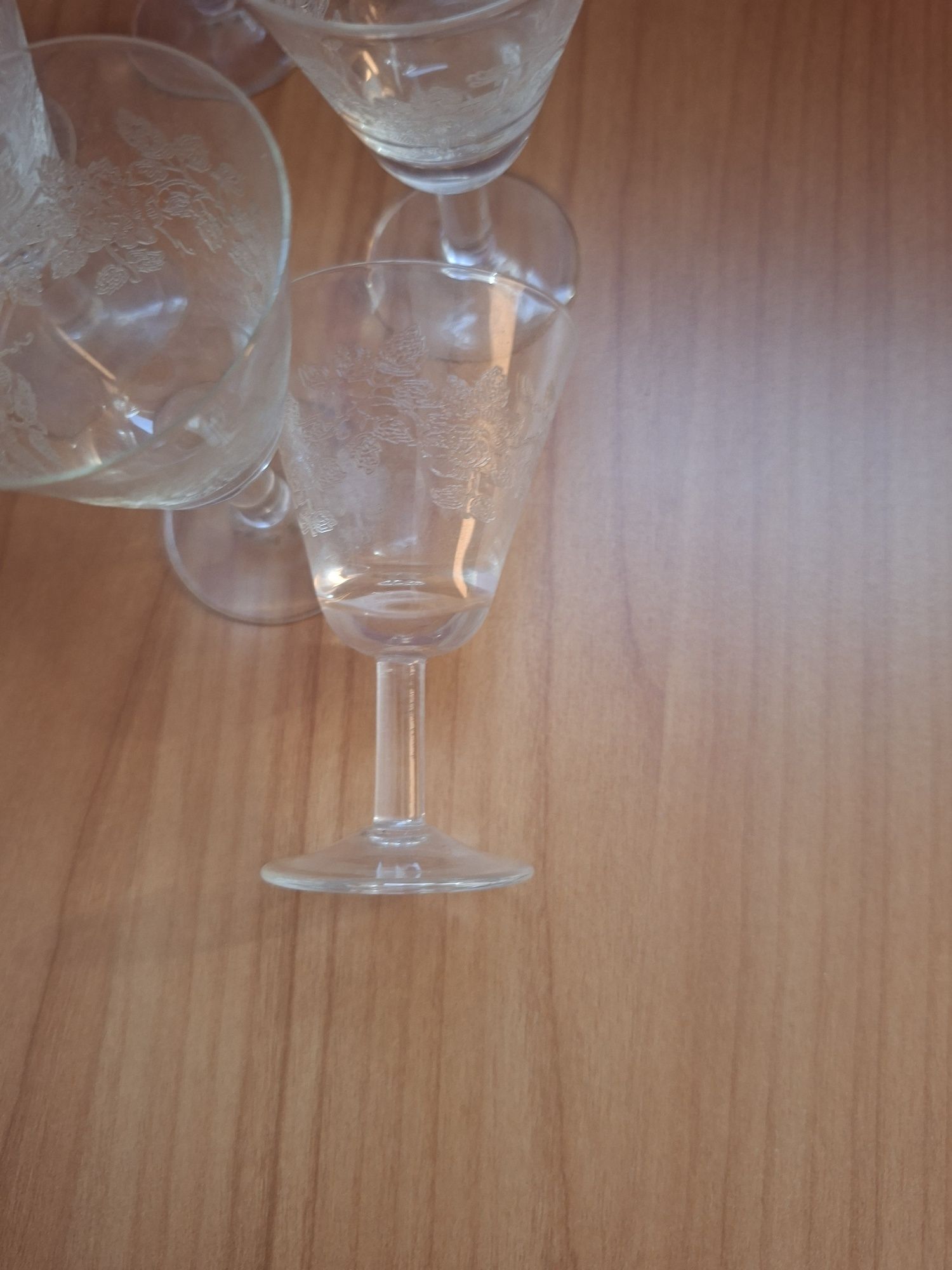 Vând 7 Pahare  de Cristal  Noi