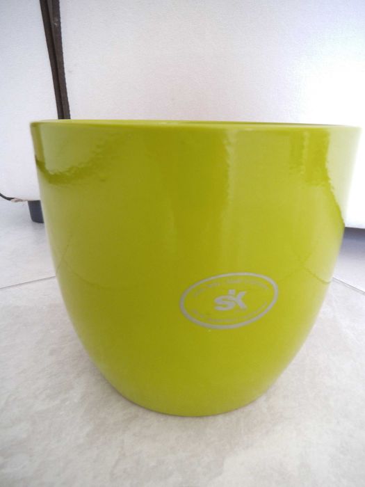 Саксии - керамични, пластмасови