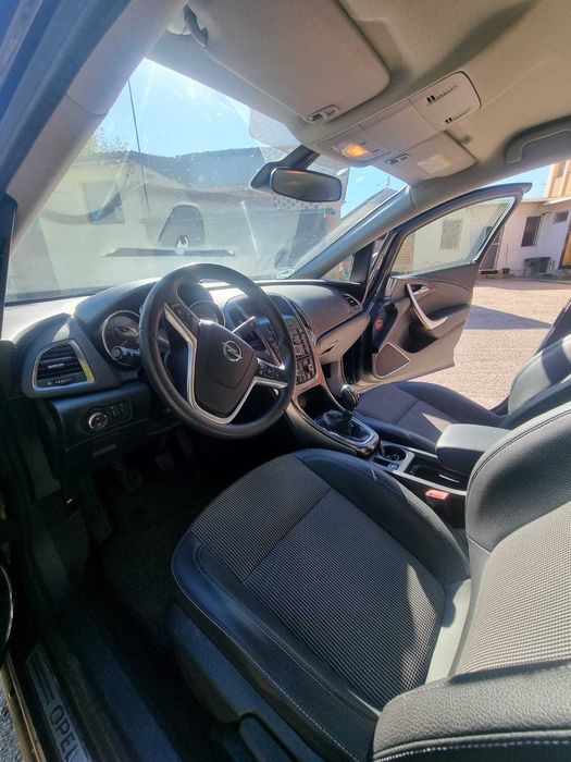 Opel Astra J 2010 1.3 Benzina