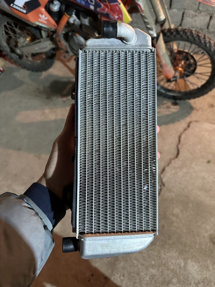 Ляв радиатор за KTM