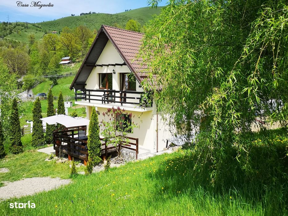 2 case pe același teren ideale pt familie/pentru activități turistice