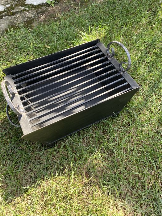 BBQ барбекюта скари на дървени въглища