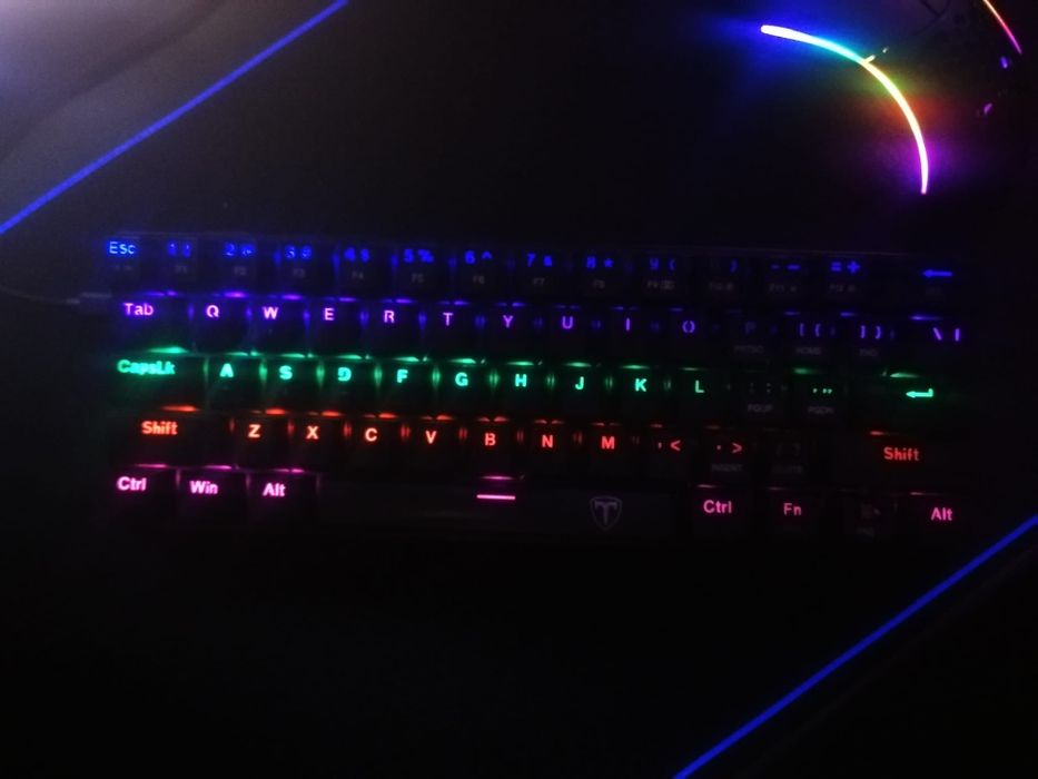 Vand pc gaming full sau schimb pe iphone