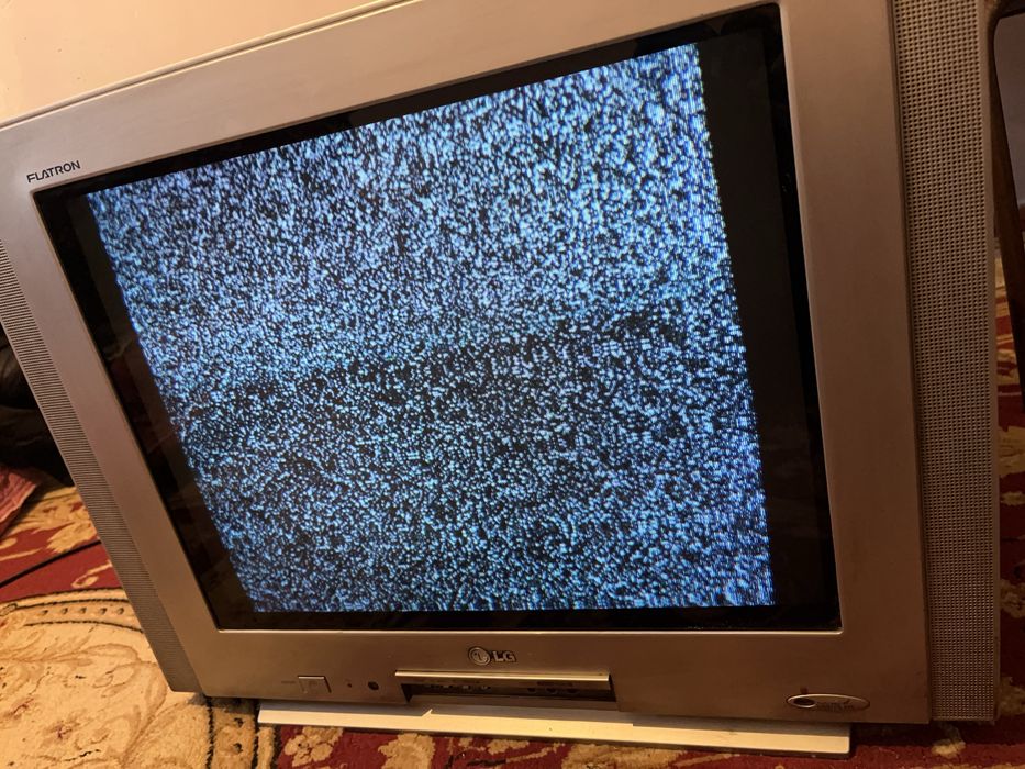 Продам телевизор LG б у