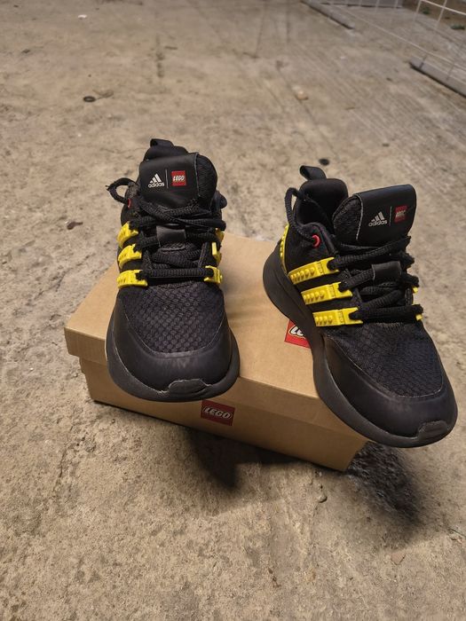 Adidas pentru copii model cu Lego