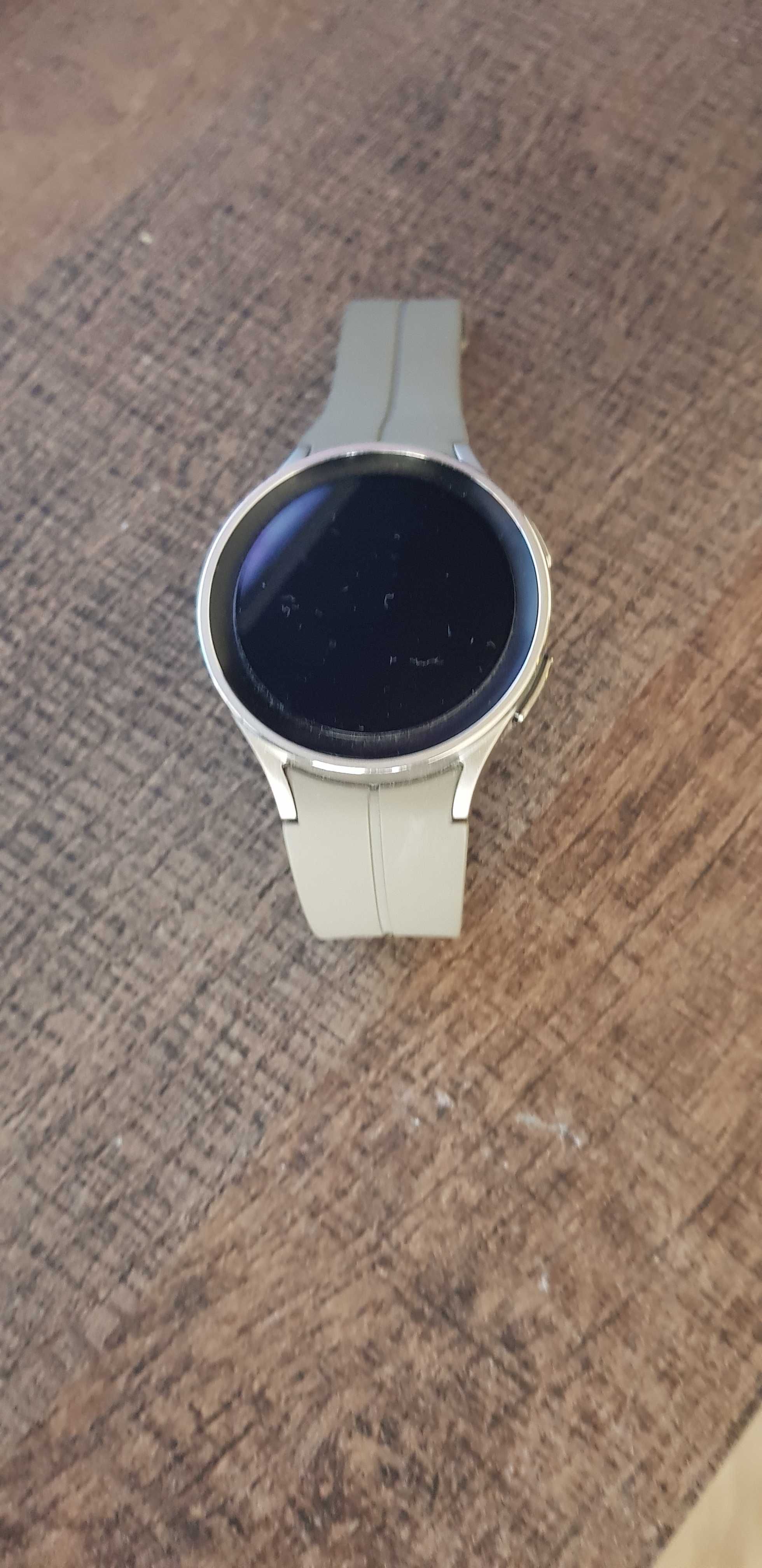 Часовник Galaxy watch 5 Pro