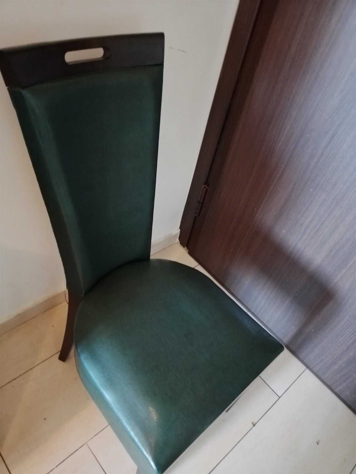 Продавам 6 броя кожени столове