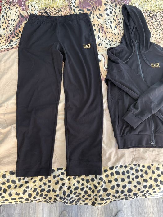 Спортен екип Армани оригинален размер М