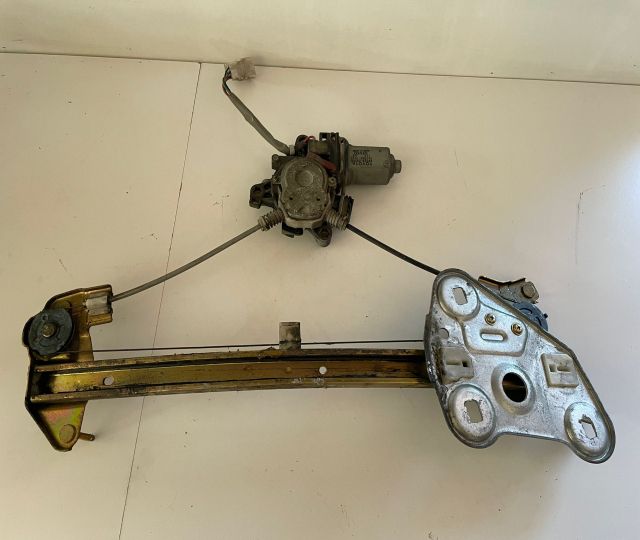 Macara stanga  cu motoras 0620401043 Toyota Celica a 7-a generatie