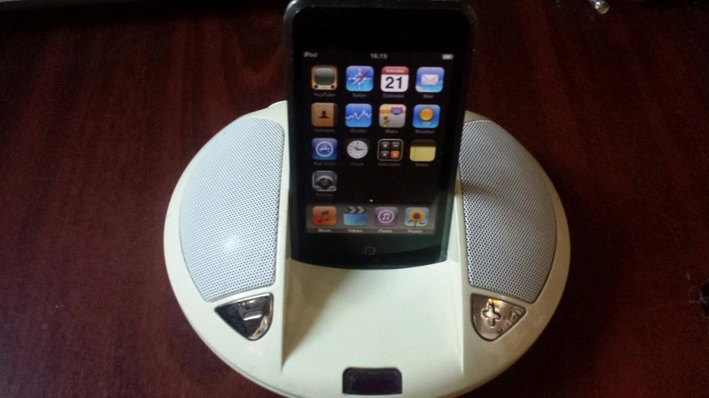 Stereo dock muzik for ipod sau iphone marca Scansonic