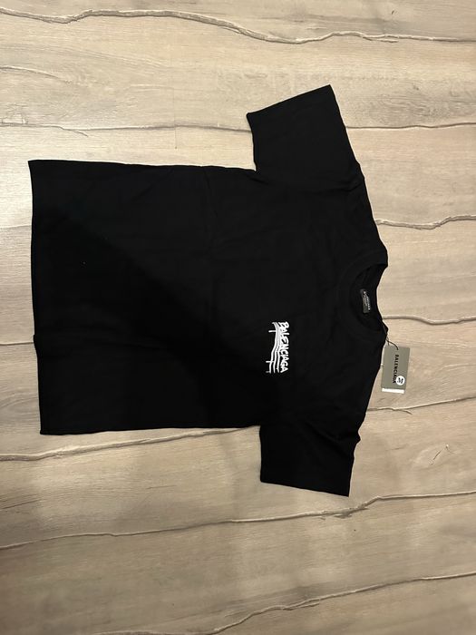 Balenciaga t-shirt black and white