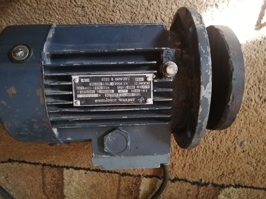 Продам электродвигатель асинхронный
