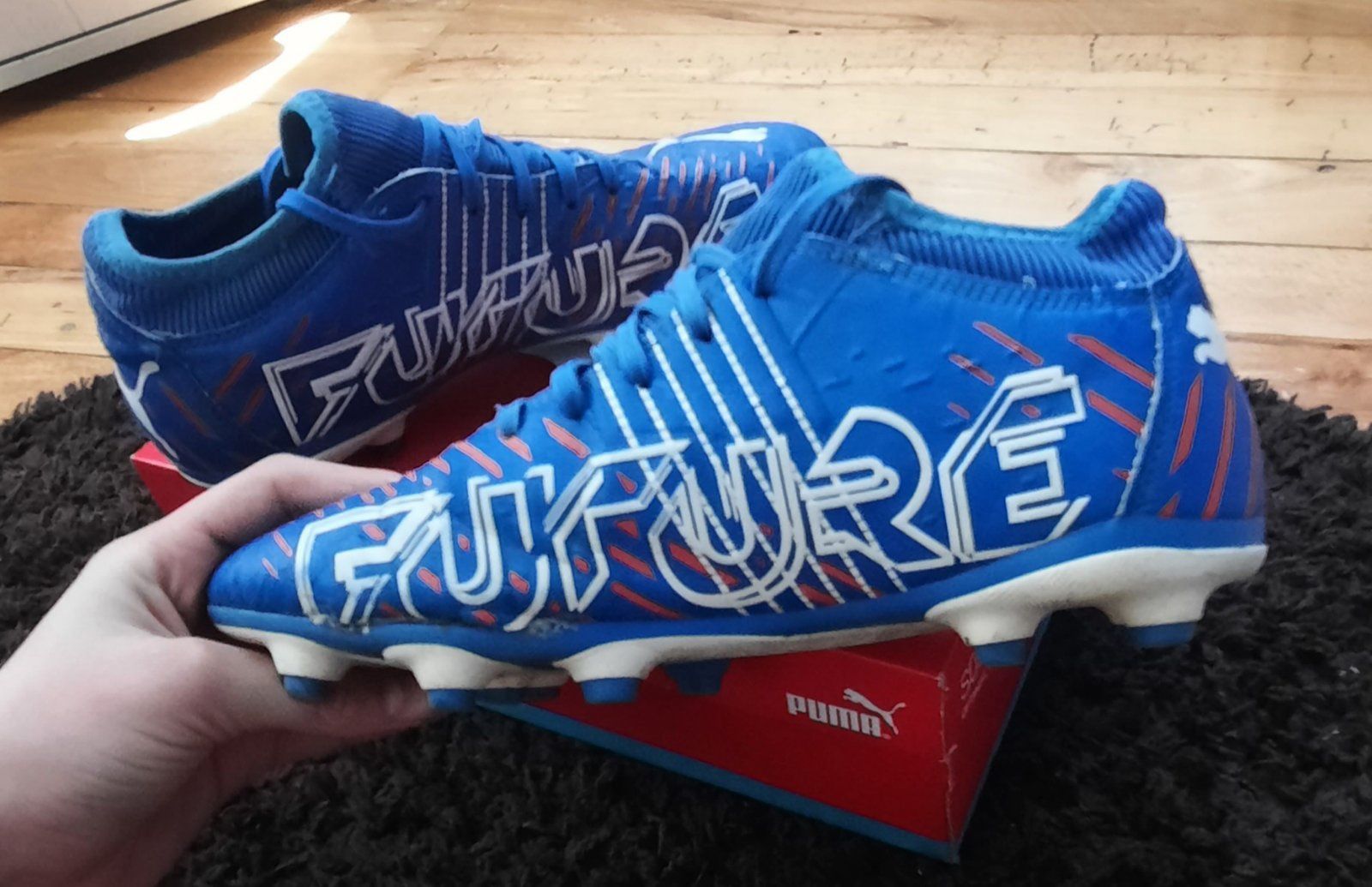 Продавам бутонки 41 номер PUMA FUTURE