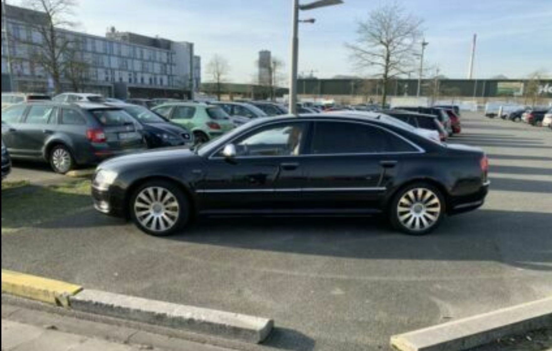 AUDI A8L W12 На части