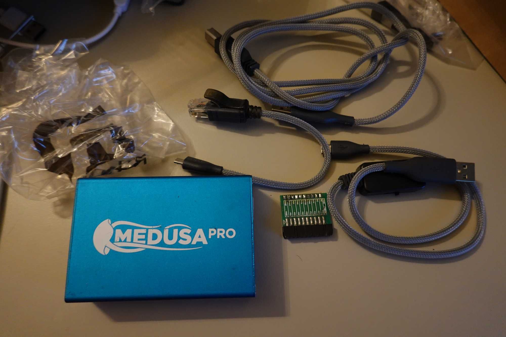 Medua Pro Box cu Activare LG foarte putin folosit. Sigilii intacte.