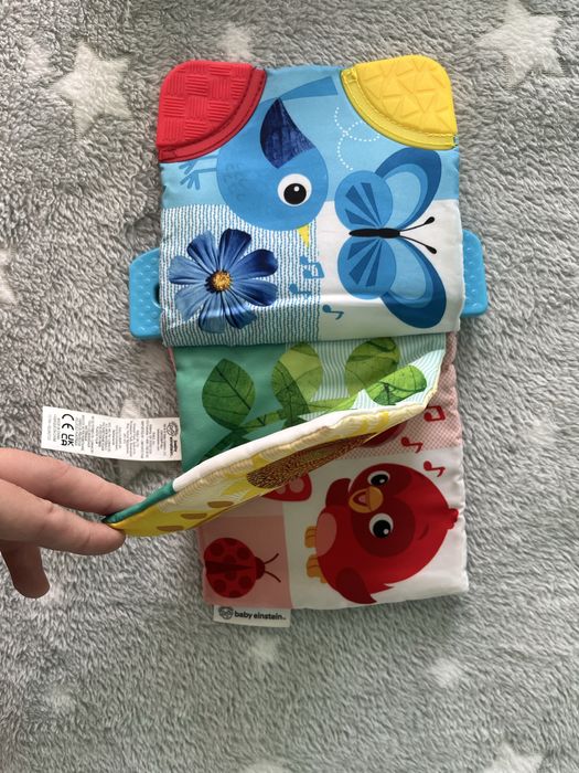 Baby Einstein бебешка играчка за количка и шумоляща книжка