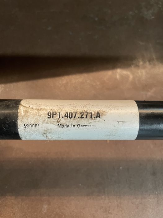 Продавам полуоска за Порше 911