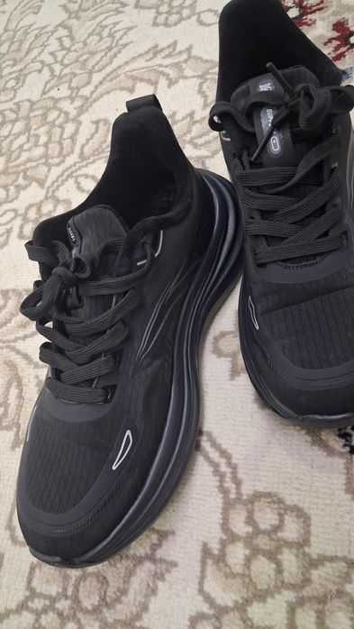 Krossovka yangi. Samarqand shahri