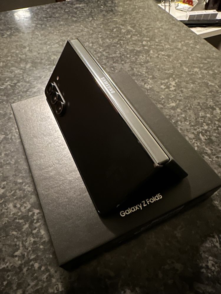 Samsung galaxy z fold 5 256/12