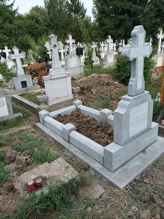 Construcții funerare