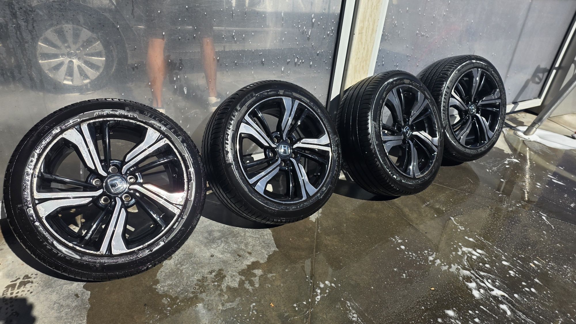 Оригинални джанти с гуми Michelin 235 45 R17 летни dot 2023