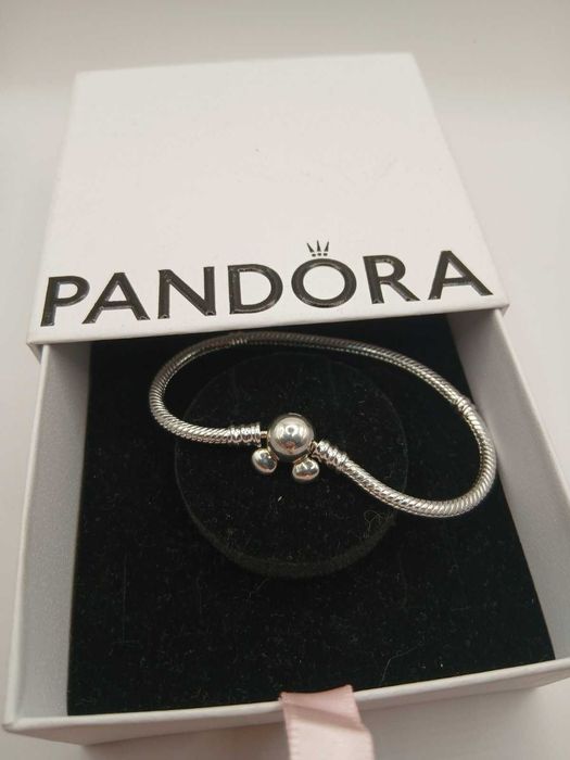 Сребърна гривна и талисмани Disney x Pandora