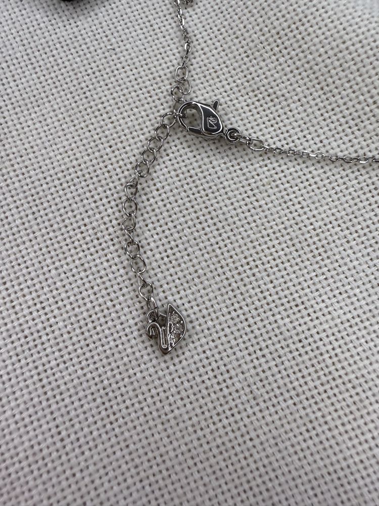 SWAROVSKI colier cu Cruce cu pietricele, argintiu