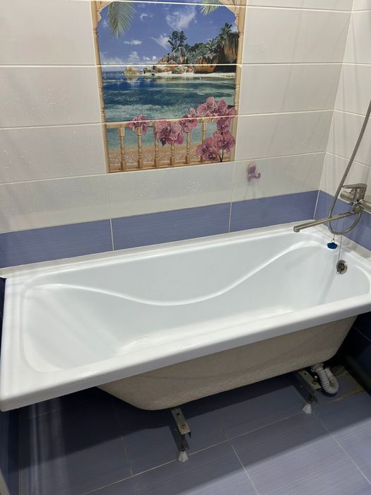 Ванна от душевой кабины и раковина