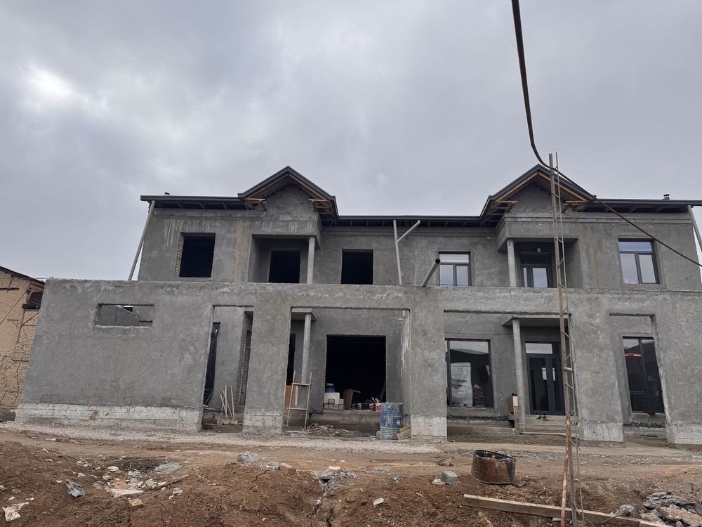Uy sotiladi 1.4 sotix karobka holatida