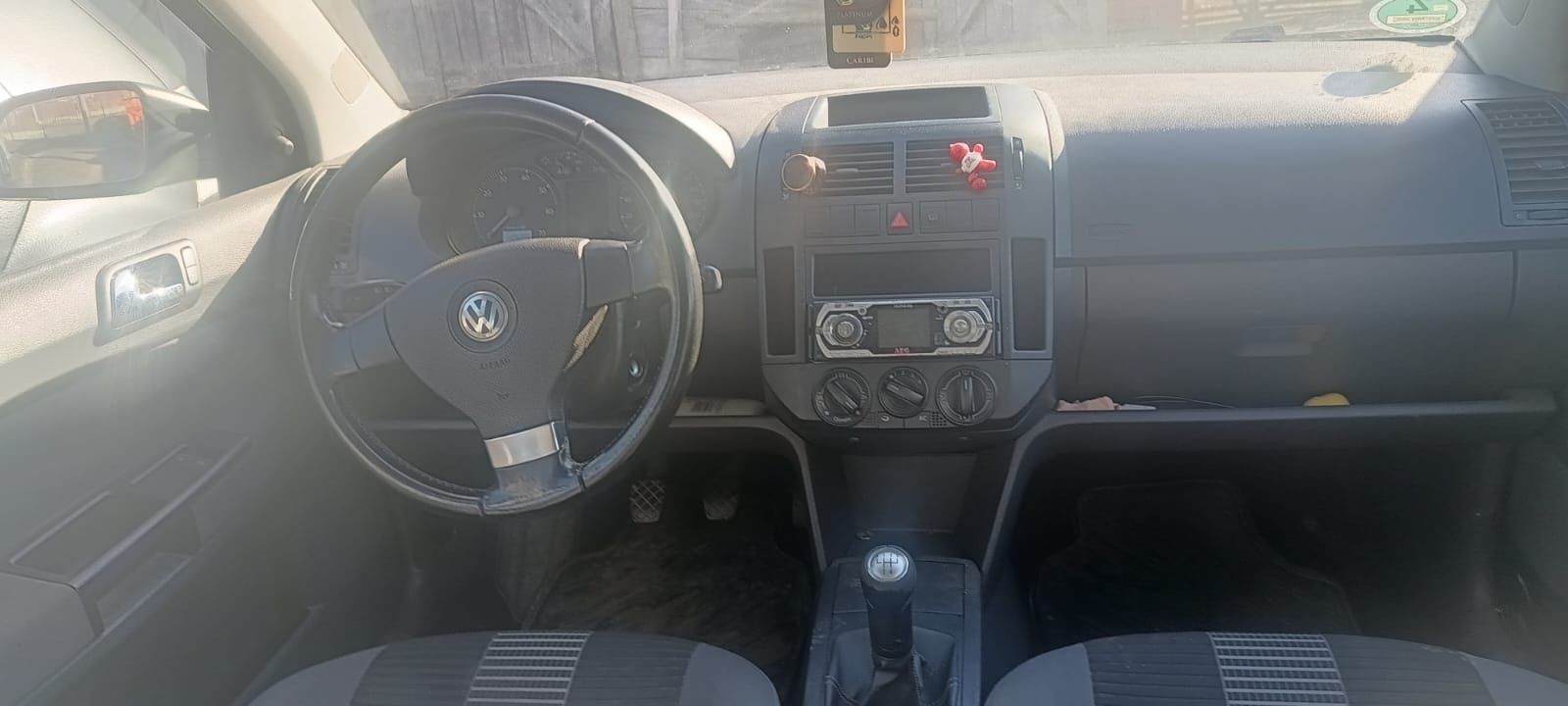Vând Volkswagen Polo