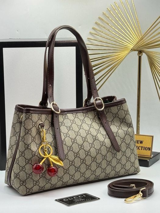 Geanta Gucci noua !!! Dimensiuni 33/21 !!!