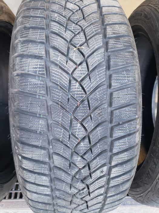 225 50 17, Зимни гуми Good Year