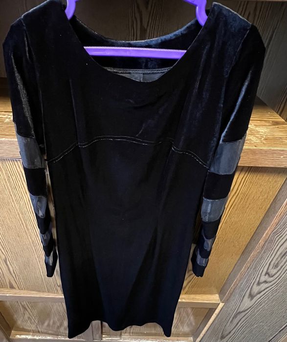 Платье черное с длинными рукавами