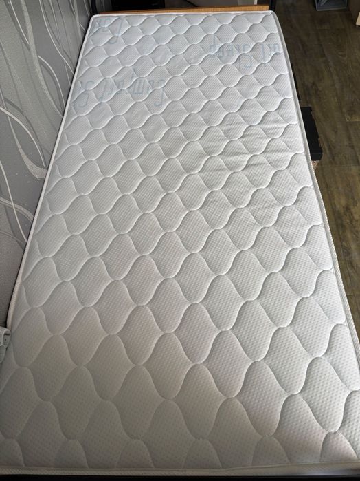 еднолицев матрак 190/90