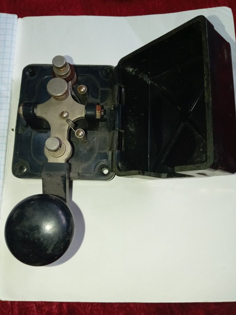 Телеграфний ключ морзе. Часы vitek
