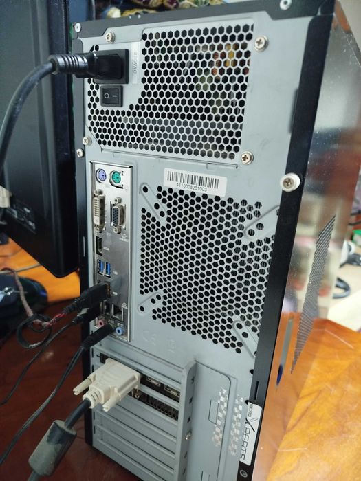 ASUS i7 8GB/1TB GTX 970