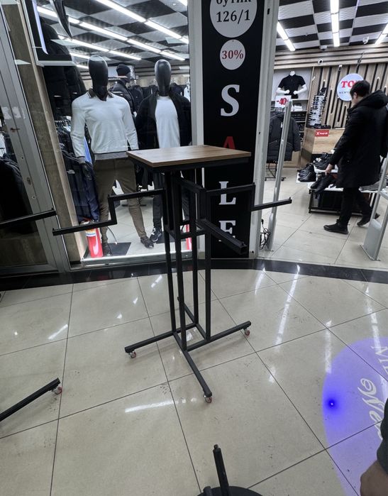 Продам для оджеды рейлы маниаен вешалки