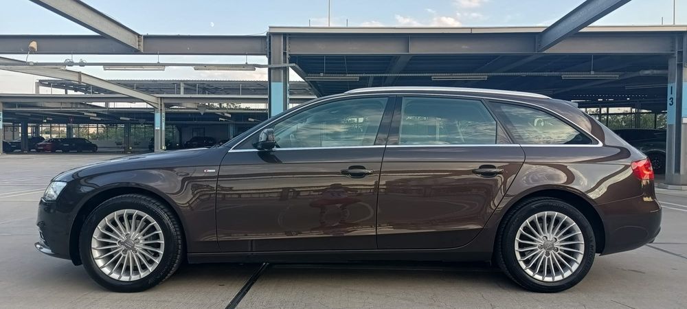 Vând Audi A4 b8.5 Sau la schimb cu ceva mai mic. De preferat golf .7Ra