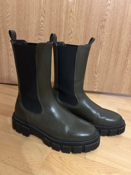 Bucanci aproape noi, marimea 37