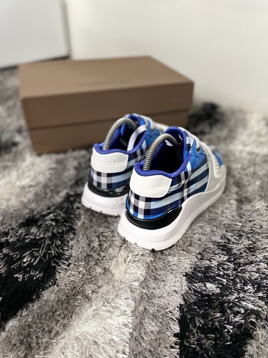 adidasi burberry