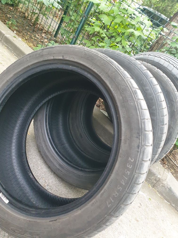 Cauciucuri DUNLOP 235/45/R17 Impecabile