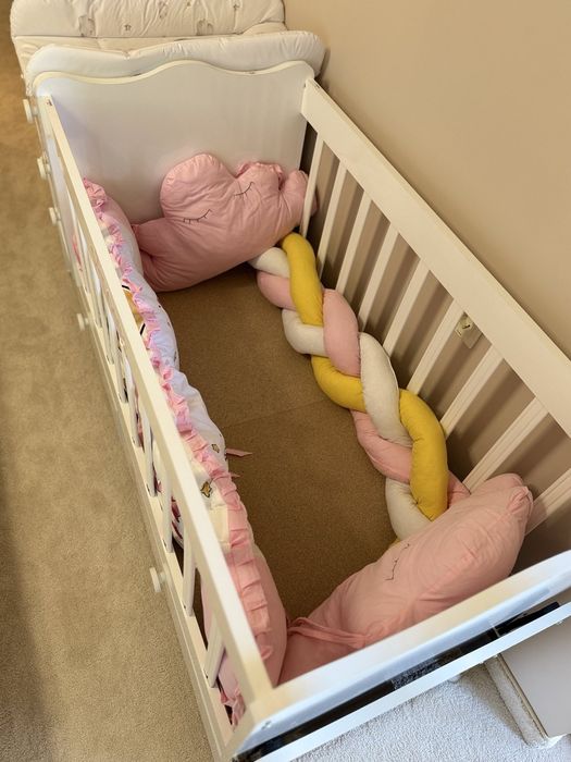 Растяща бебешка бебешка кошара с люлеещ механизъм Princess